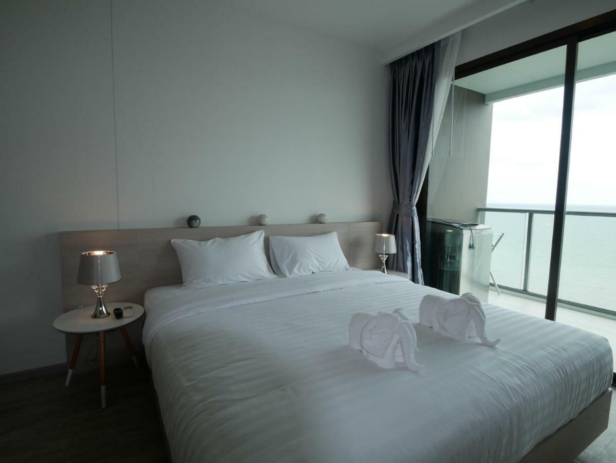 Aeras - The Ultimate Beachfront Experience Jomtien Beach Εξωτερικό φωτογραφία