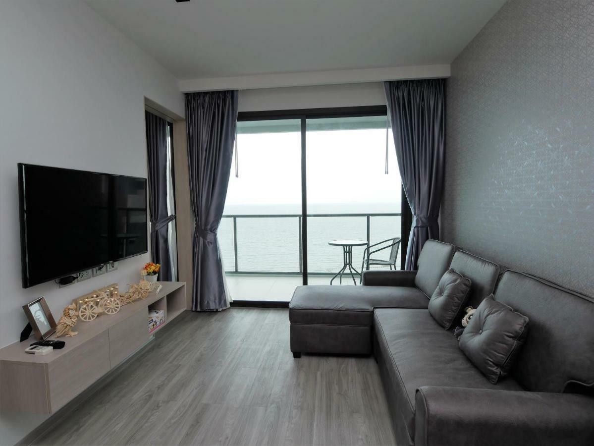 Aeras - The Ultimate Beachfront Experience Jomtien Beach Εξωτερικό φωτογραφία