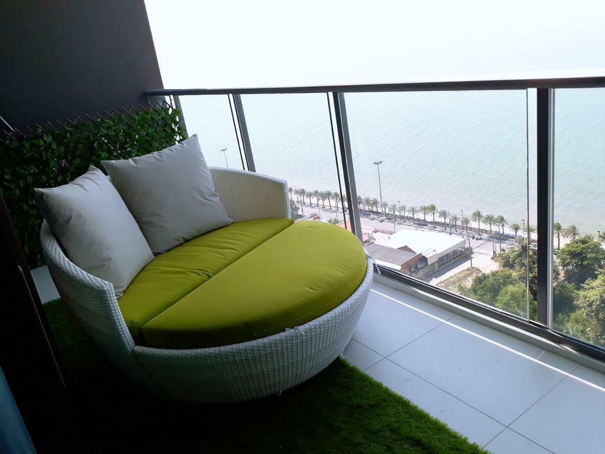 Aeras - The Ultimate Beachfront Experience Jomtien Beach Εξωτερικό φωτογραφία