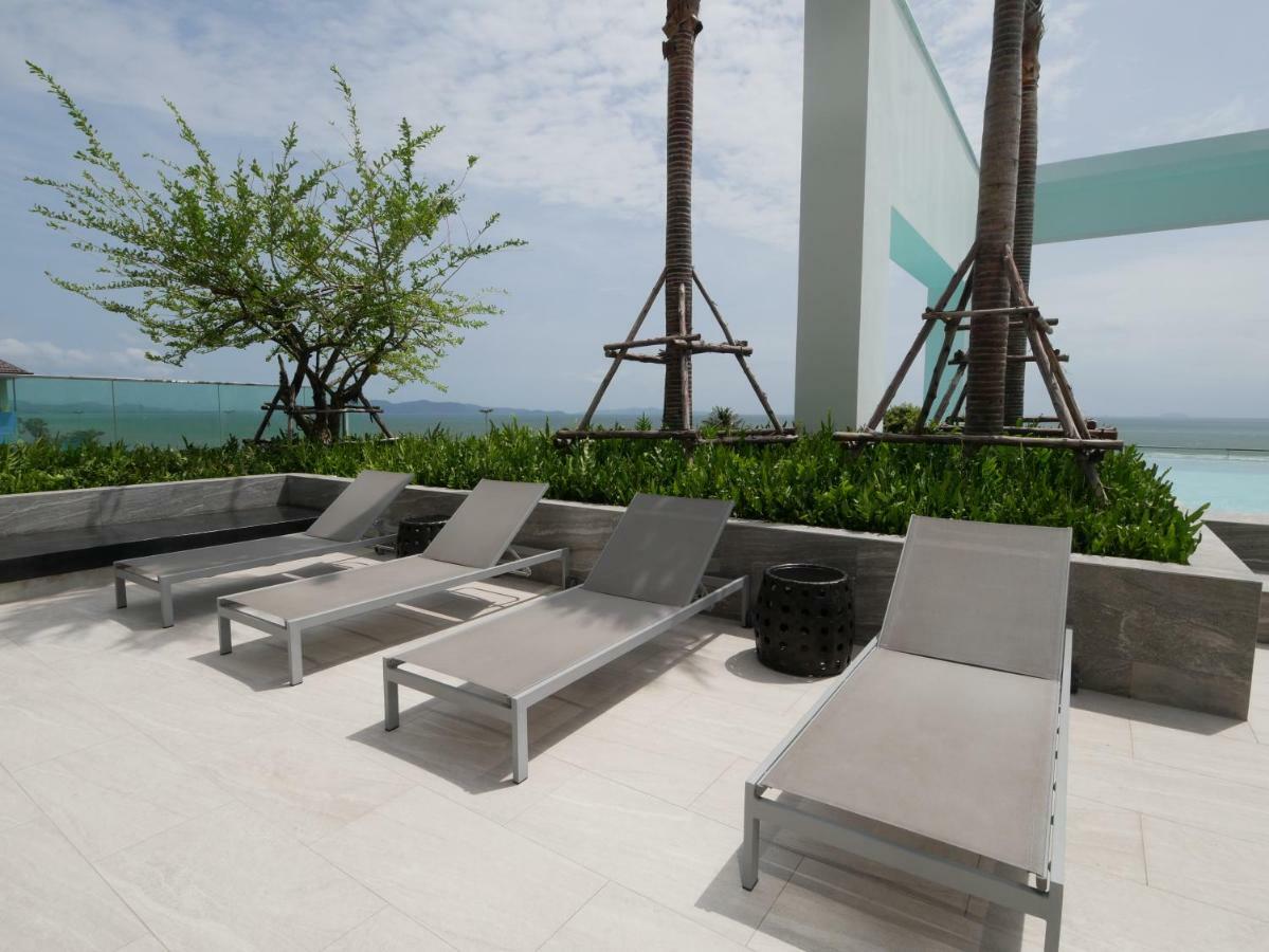 Aeras - The Ultimate Beachfront Experience Jomtien Beach Εξωτερικό φωτογραφία