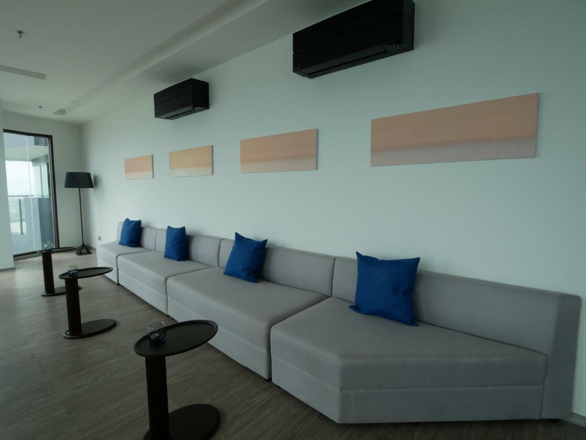 Aeras - The Ultimate Beachfront Experience Jomtien Beach Εξωτερικό φωτογραφία