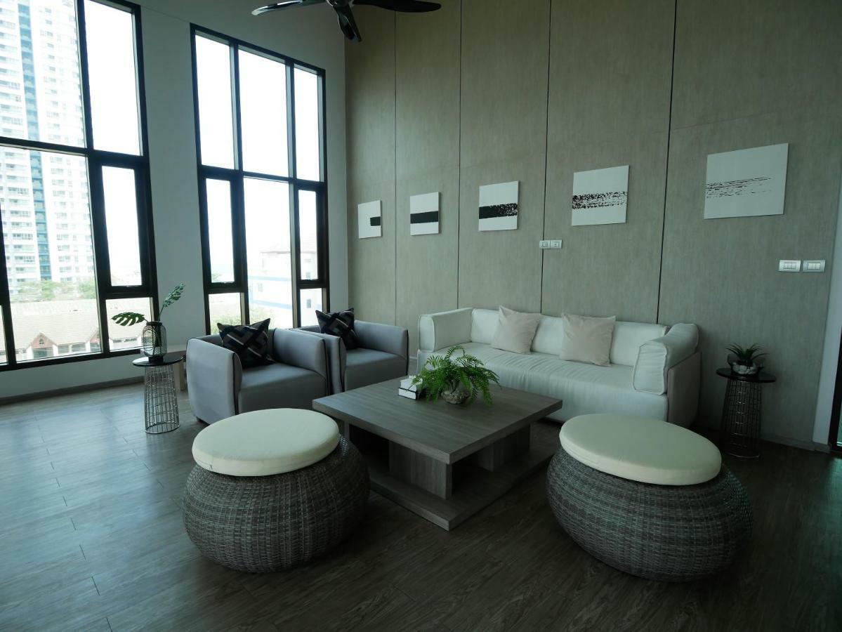 Aeras - The Ultimate Beachfront Experience Jomtien Beach Εξωτερικό φωτογραφία